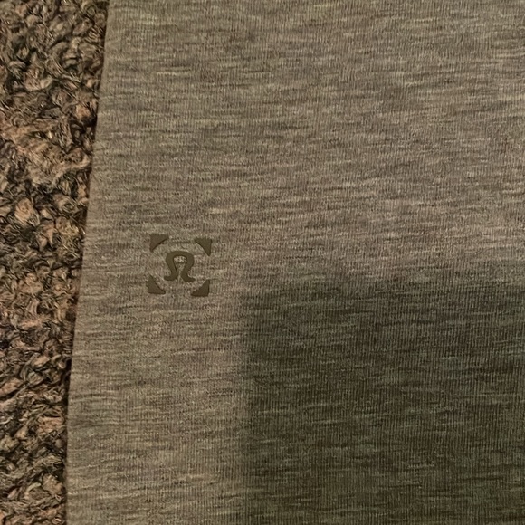 Mens LULULEMON long sleeve shirt - Picture 5 of 5